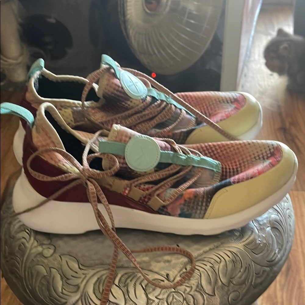 Inkkas Blue and Yellow Sneakers Casual Retro Style